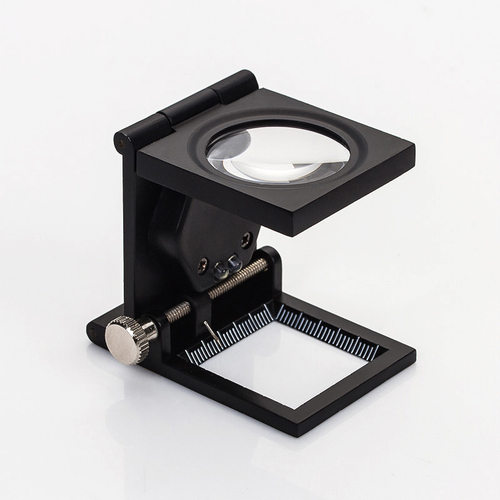 Fabric viewing mirror, portable compact textile magnifying