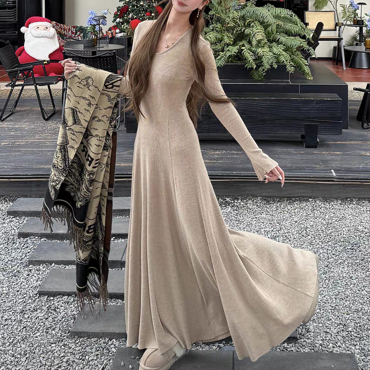 长袖打底连衣裙女2026新款秋季高级感内搭显瘦针织裙修身长裙子