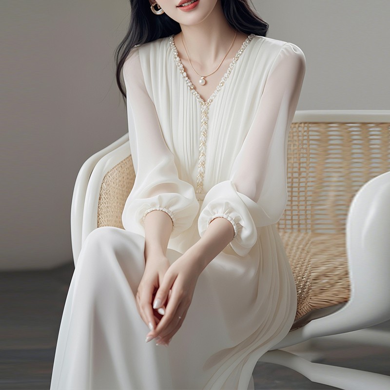 高级感V领白色雪纺连衣裙女2026年春夏新款小众设计感中长款裙子