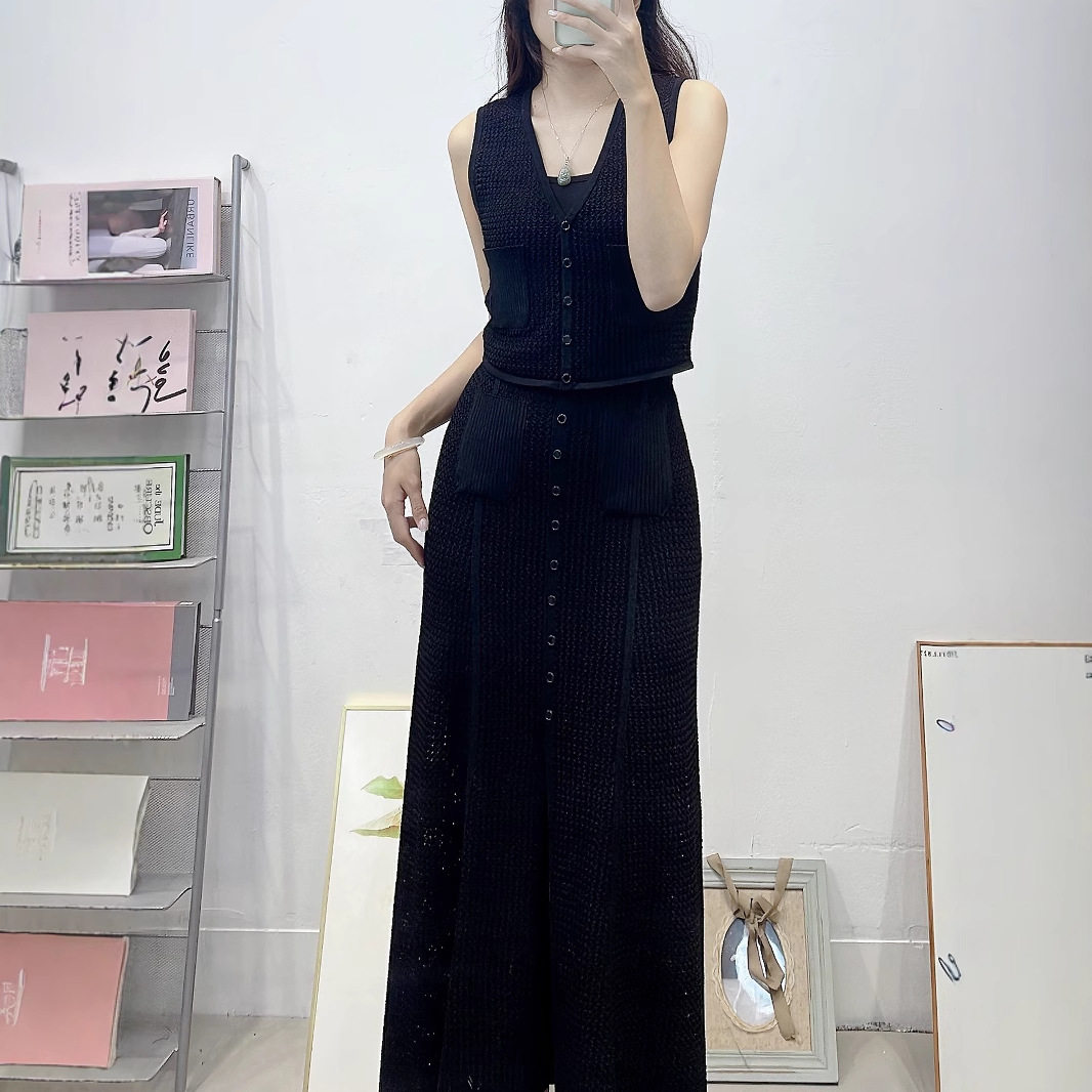 南油高端女装春夏新款法式镂空无袖针织马甲背心半身裙时尚套装女