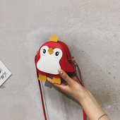 迷你小包包女2021新款 卡通可爱小企鹅单肩包幼儿斜跨零钱包儿童包