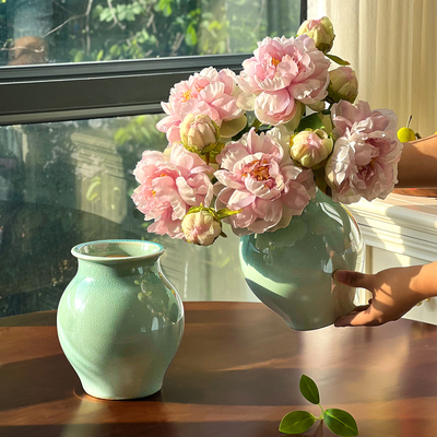 青瓷冰裂纹瓶简约高级感桌面摆件