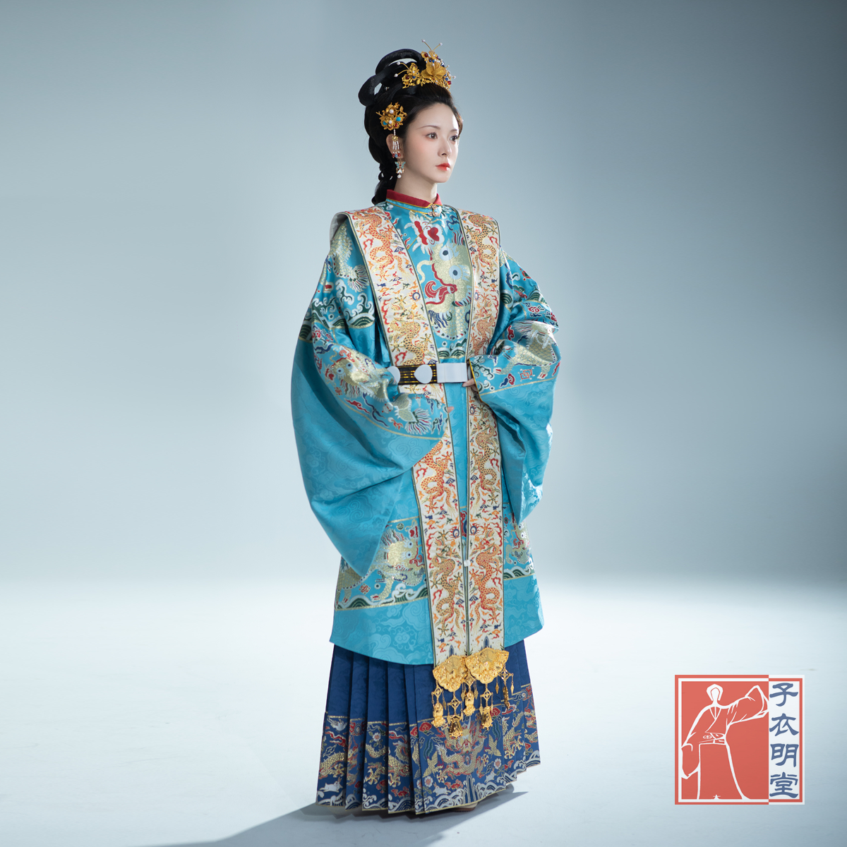 子衣明堂妆花长袄霞帔店庆特惠