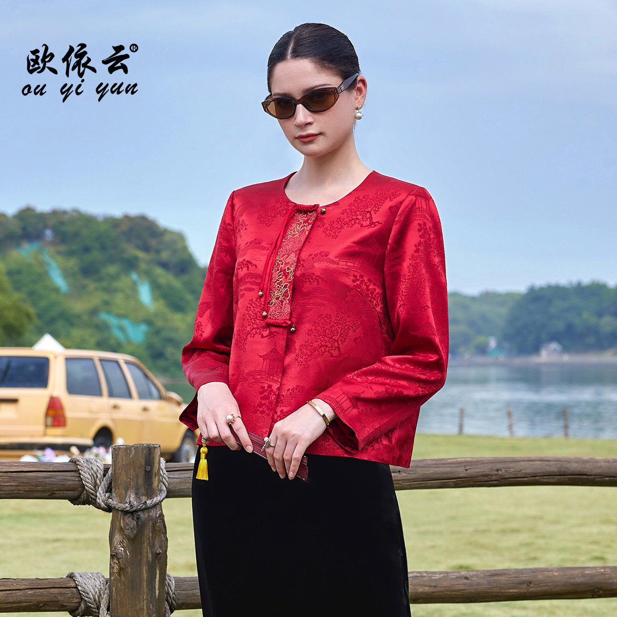 本命年红色短外套洋气妈妈春上衣图片