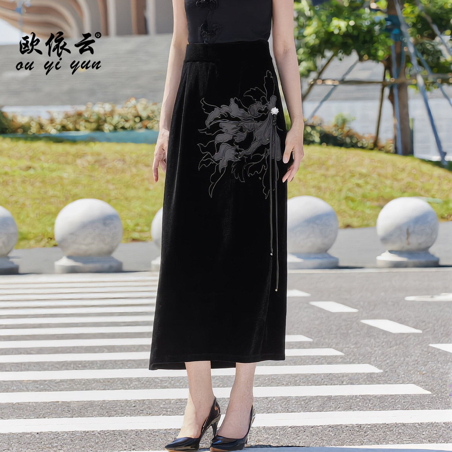 精致妈妈丝绒半身裙秋装洋气半裙图片
