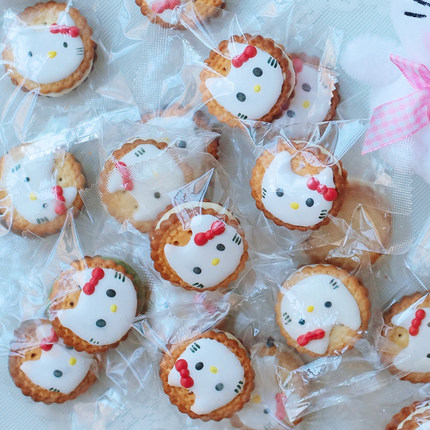 小圆饼夹心饼干牛轧饼网红零食hellokitty猫甜品送女友小朋友礼物