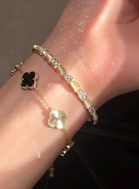 七夕黑金四叶草手链女轻奢精致贝母闪钻花朵手镯高级感2024年新款