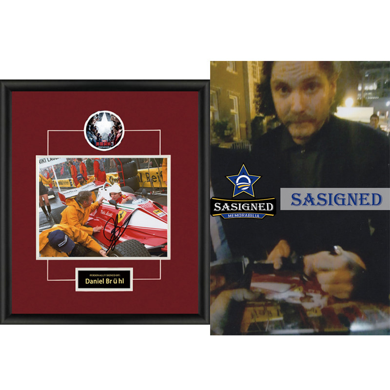 丹尼尔 布鲁赫daniel bruhl 美国队长 亲笔签名照片裱框 含sa证书 裱