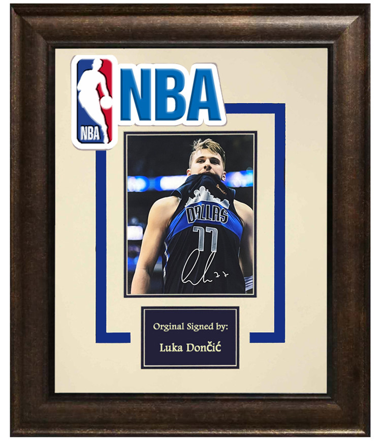 收藏 卢卡东契奇 亲笔签名 照片精裱框 nbalogo 含sa证书 独行侠