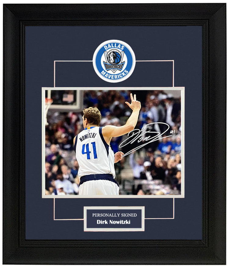 收藏 诺维茨基 德国战车 亲笔签名 照片裱框 含sa证书 nba独行侠