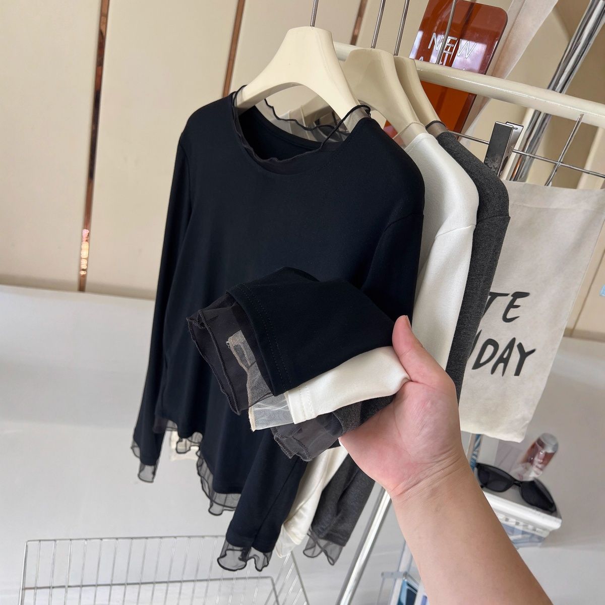 法式灰色网纱拼接长袖T恤女2026秋季新款宽松圆领内搭打底衫上衣
