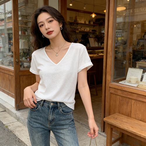 白色V领宽松亚麻短袖T恤女夏季2026新款爆款独特漂亮遮肚子小上衣