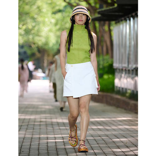 8折 WHM 25SS春夏 纹理皱纱半高领背心女纯色百搭一字肩显瘦上衣