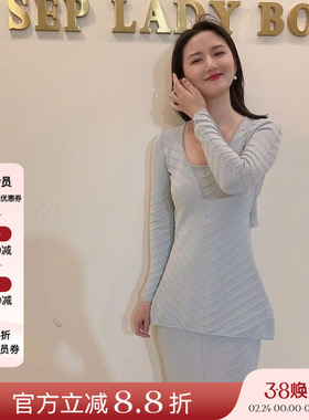 三折优惠现货授权viktoriachan22春夏U领斜纹性感露背针织上衣