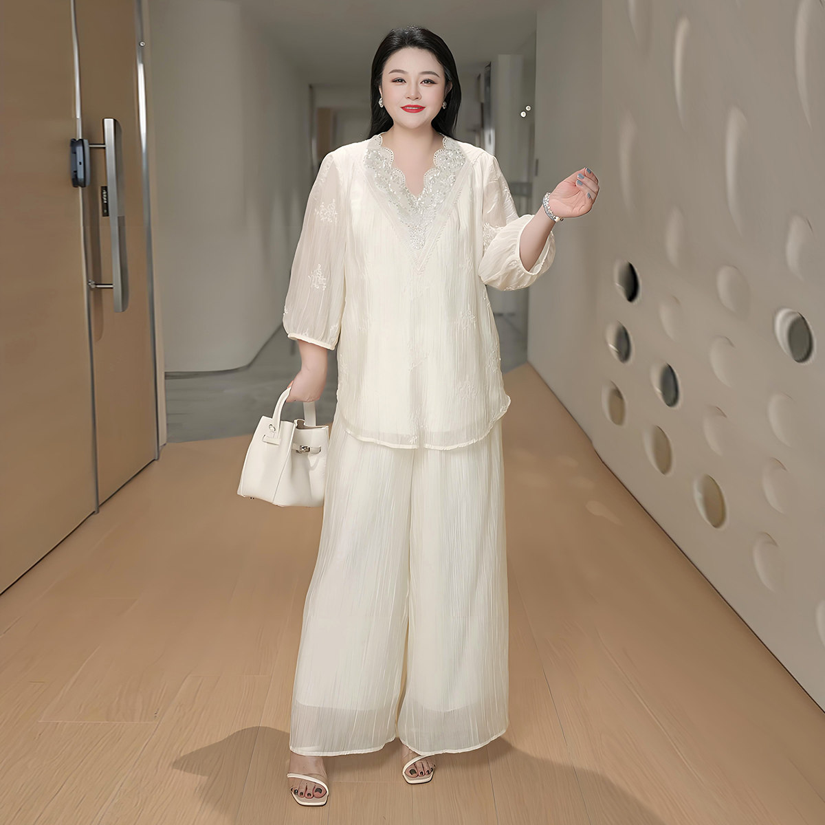 MsShe大码女装上衣刺绣天丝图片