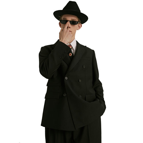 戗驳领双排扣休闲西装