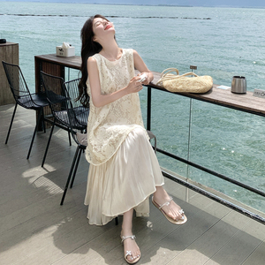米白色蕾丝拼接连衣裙女2025夏季新款法式温柔风假两件无袖背心裙图片