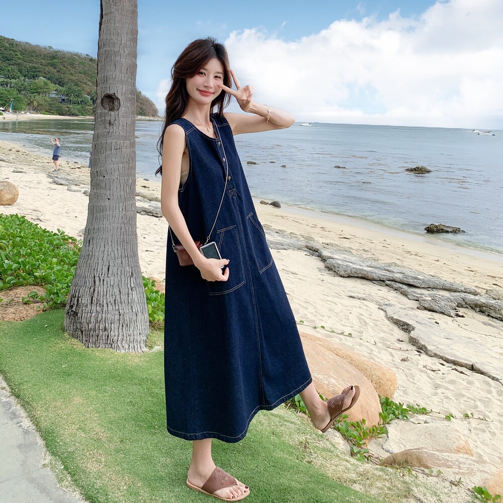 蓝色港风无袖牛仔连衣裙女2025夏季新款复古度假风气质显瘦背心裙,女装连衣裙,浙宝152