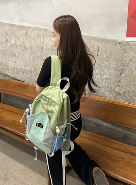 户外双肩包男女多功能运动旅行背包学生书包休闲简约轻量化登山包