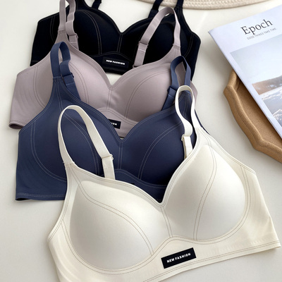 时髦无痕无感承托小胸聚拢内衣