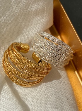 金光闪闪璀璨夺目戒指大气十足