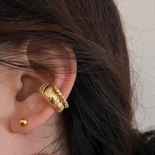 复古迷人精微镶钻牛角包耳骨夹