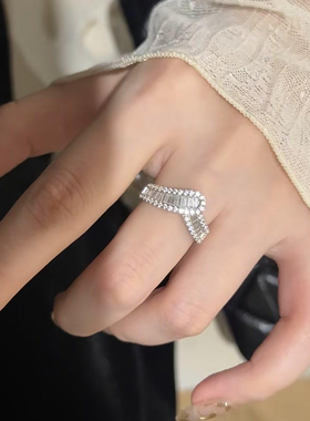 小富婆!自带高级感温暖明亮闪亮钻钻减龄不撞款小众风戒指中指