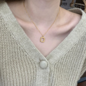 文艺复兴欧式 复古浮雕纹理方形吊坠项链女时尚 百搭镂空方块锁骨链