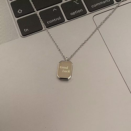 休闲时尚银色刻英文字母项链
