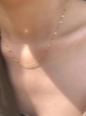 一条不掉色的基础金色闪片素项链！金光闪闪简约不浮夸百搭锁骨链