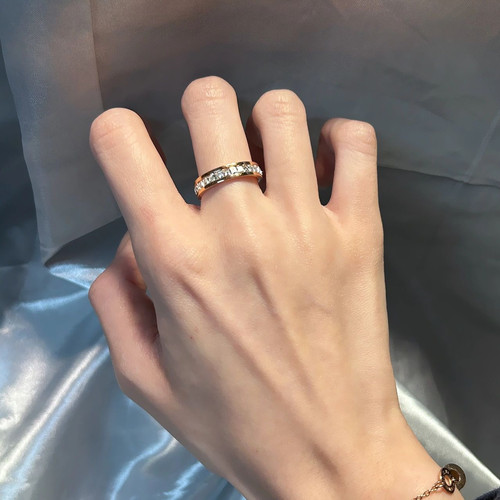 可以投影出星空顶的戒指