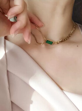 双层日系韩风轻奢显白绿宝石项链
