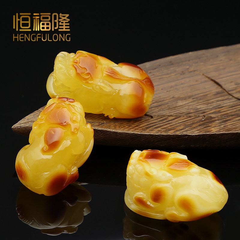 恒福隆天然蜜蜡貔貅吊坠男士正品原矿鸡油黄红皮琥珀小皮休挂件女在类目 珠宝/钻石/翡翠/黄金, 天然琥珀（新）, 颈饰中 - 来自Buy2taobao.com提供专业的淘宝代购服务