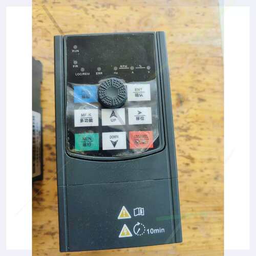 议价变频器FS1000-1R5G/2R2P，