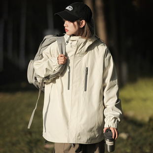 冲锋衣外套女2023新款潮牌女装防风防水夹克户外出行旅游休闲服