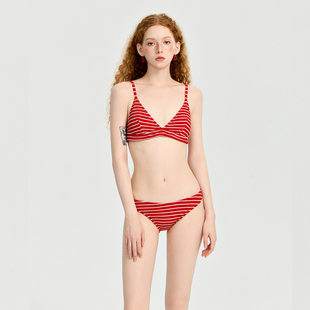 2026年新款性感比基尼小胸聚拢泡温泉沙滩泳装海边度假风泳衣女