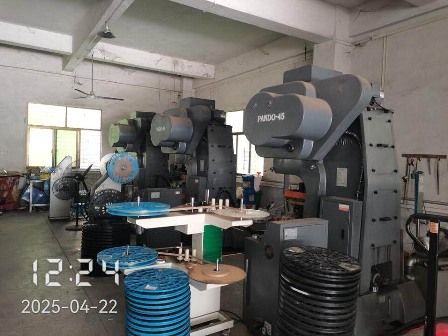 4月7日东莞市三台鑫億达45T高速冲床（型号：SINYOTA）网络拍卖公告