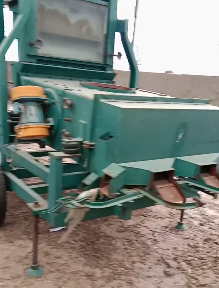 5月15日赤峰5XFC-3.0型谷物筛分车一台网络拍卖公告