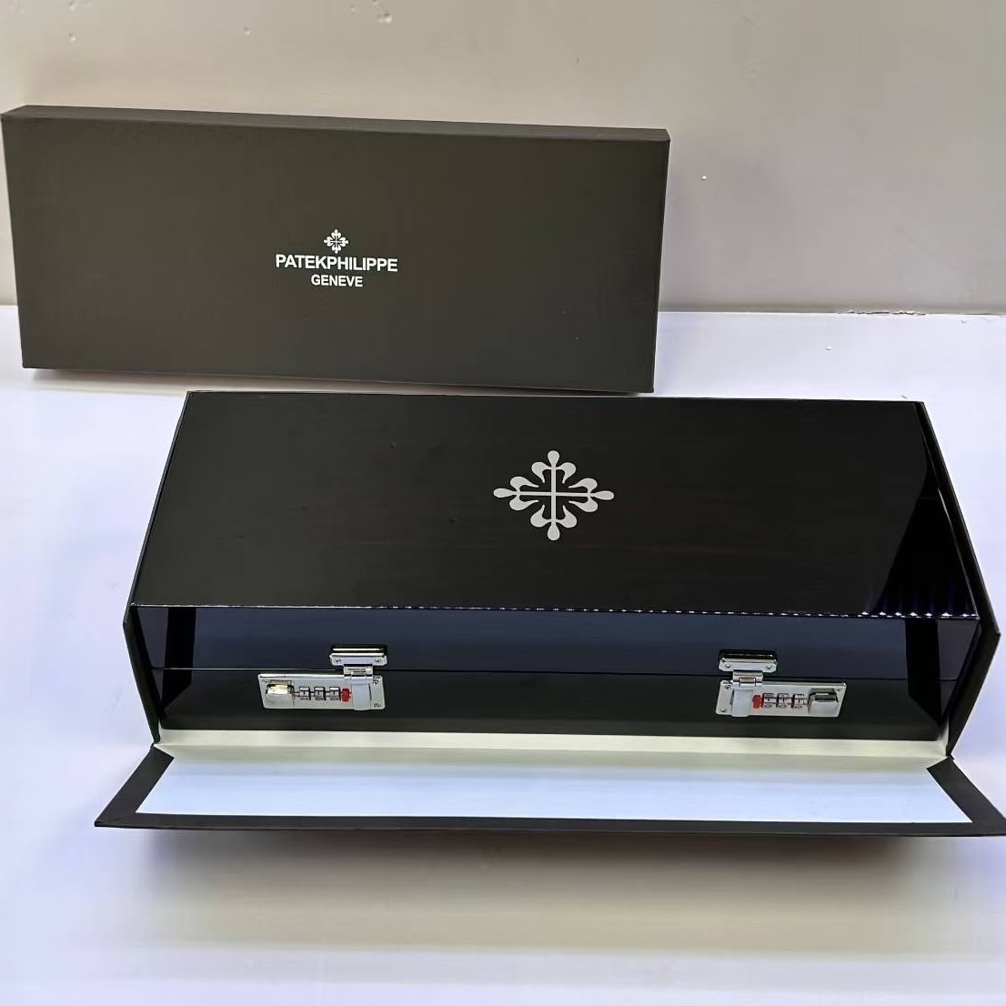 新款百达PP家五位展示表盒翡丽家手表收纳盒钢琴烤漆木盒收藏盒