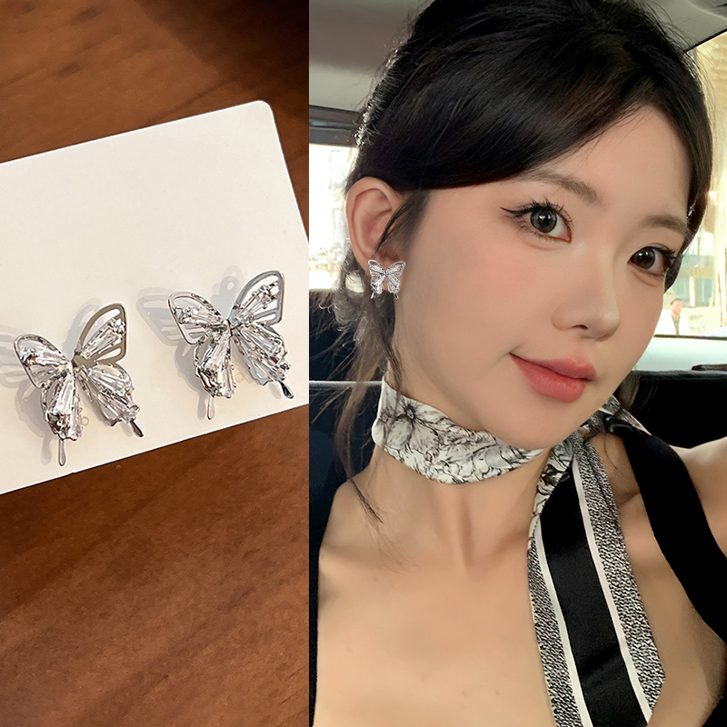 蝴蝶时尚耳钉女小众设计感2025新款爆款绝美耳环独特气质高级耳饰