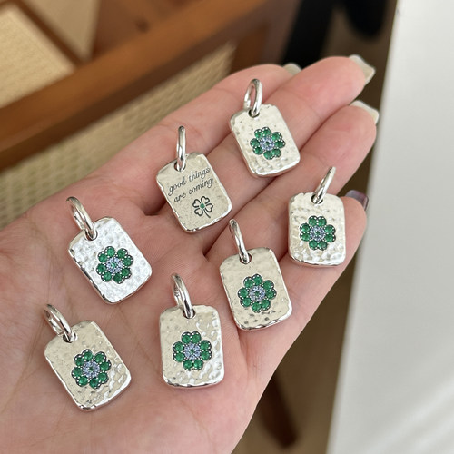 小花绿锆石方牌S925纯银吊坠