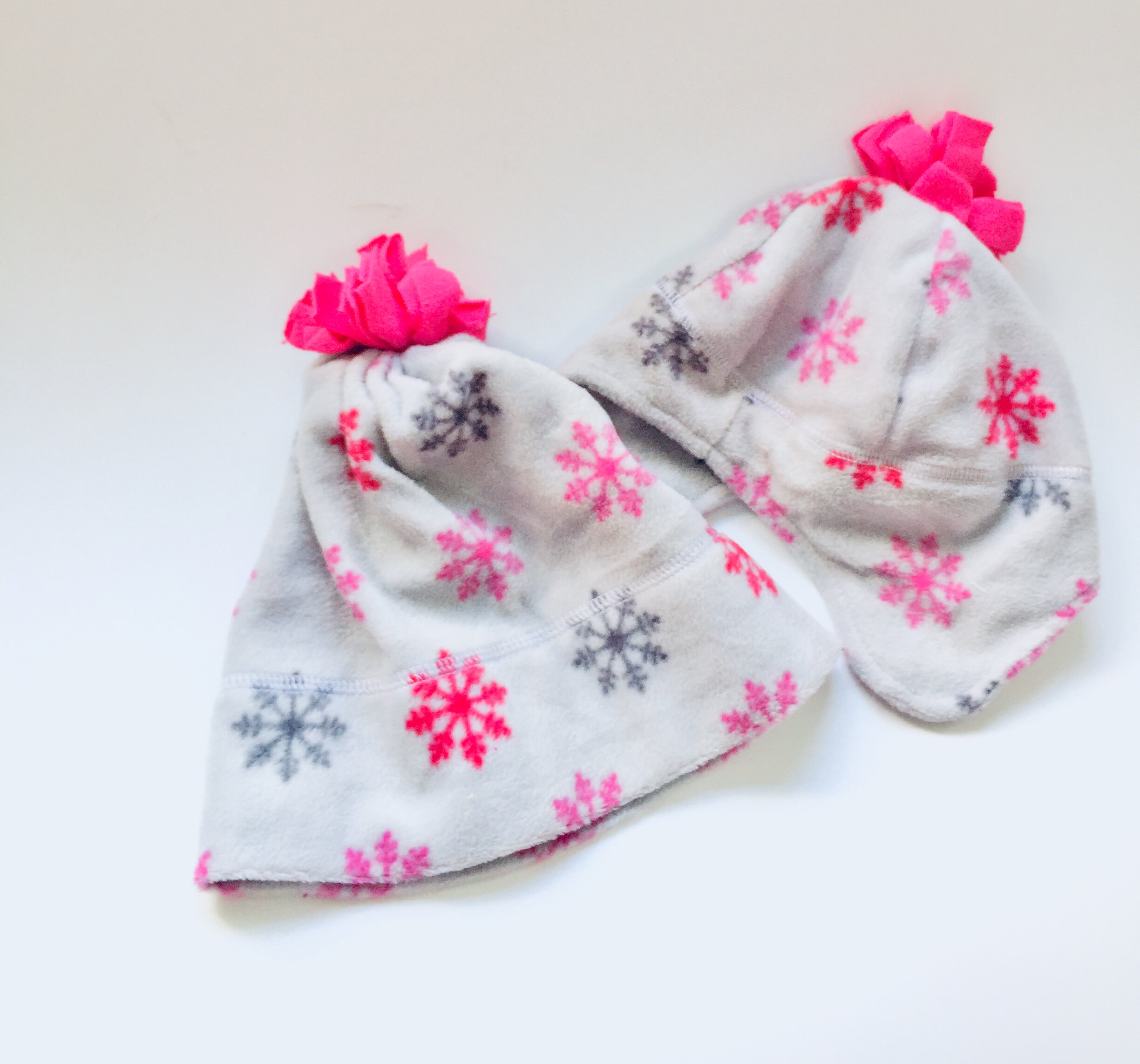 미국 단일 수출 겨울 회색 눈송이 패턴 자매 스타일 따뜻한 귀 보호 모자 6-12개월-8세 실제 촬영