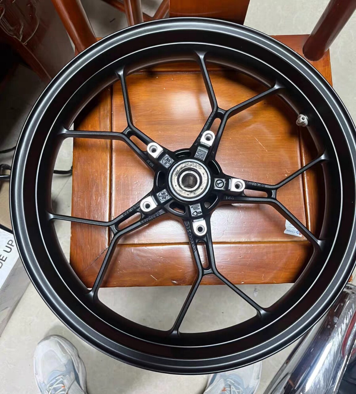 cbr650r 前轮毂一个原装拆车 无伤无变型正常使用 原厂