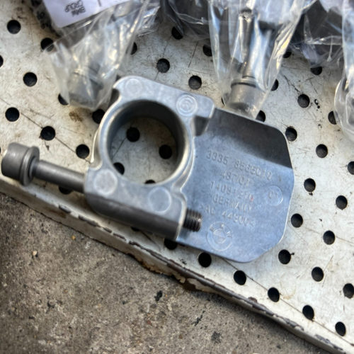 宝马F750GS F850GS F900R F900XR 后轮拉码、右边，原厂全新