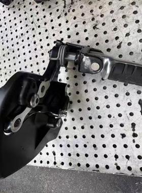 凯旋T1200，bobber波比刹车边脚踏总成带支架，准新成色