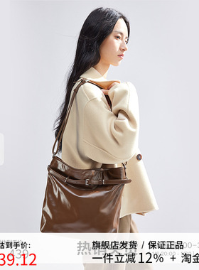 播AKIIKA联名女士单肩包BPR1BD4403