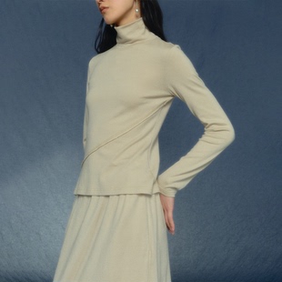 月泠泠「芊绵」2025秋高领显瘦百搭优雅老钱风羊毛针织打底上衣女