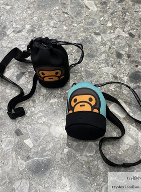 现货 BAPE BABY MILO 蓝色黑色小猴子图案 斜挎包 收纳水桶包