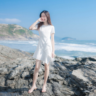 春夏新款 赫本a字裙修身 显瘦荷叶边法式 白色连衣裙女 小众晚礼服季