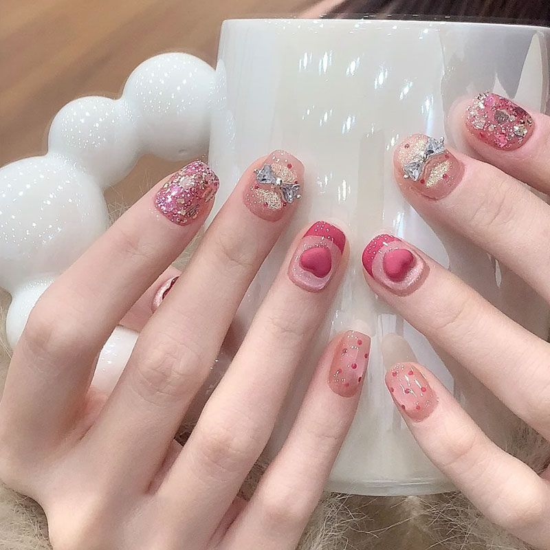 纯手工美甲穿戴甲短款火龙果爱心立体法式显白波点猫眼亮片爆闪